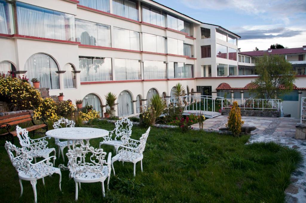 Taypikala Lago Hotel Puno Exterior photo